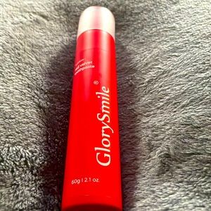 5 for $25 💜 Red velvet toothpaste! 2.1 oz